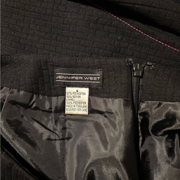 Women’s blazer skirt business suit, black with pink trim by Jennifer West size 6 - Picture 7 of 8